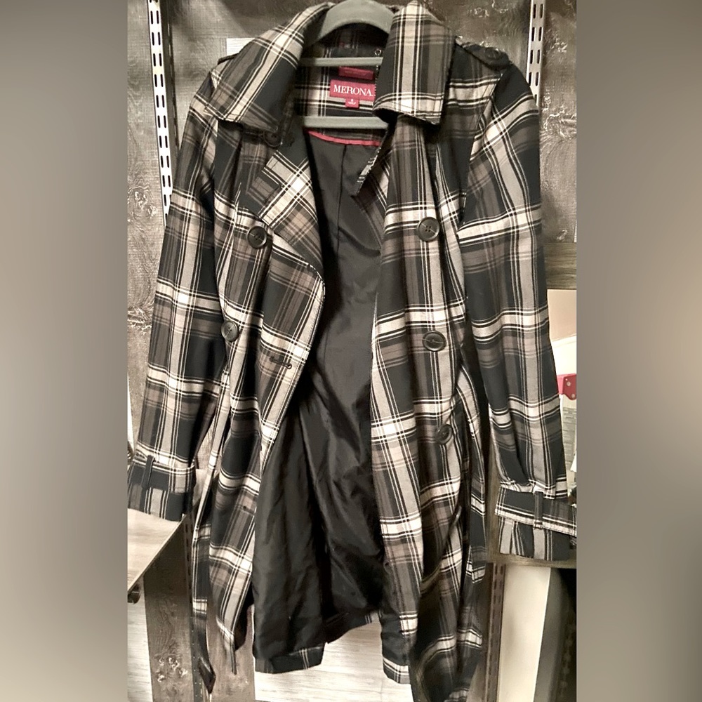 Women’s Small Raincoat